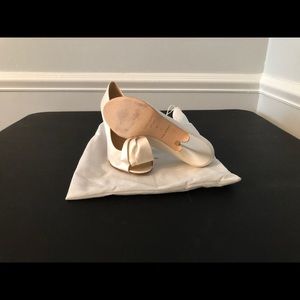 Kate Spade Peep-toe Pump